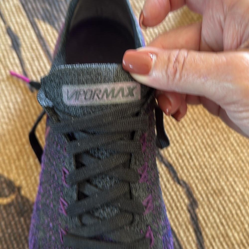 Nike Black and Purple Sneakers Lightweight Breathable Design - Picture 4 of 7